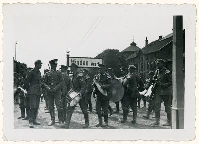 Soldaten am Mindener Bahnhof